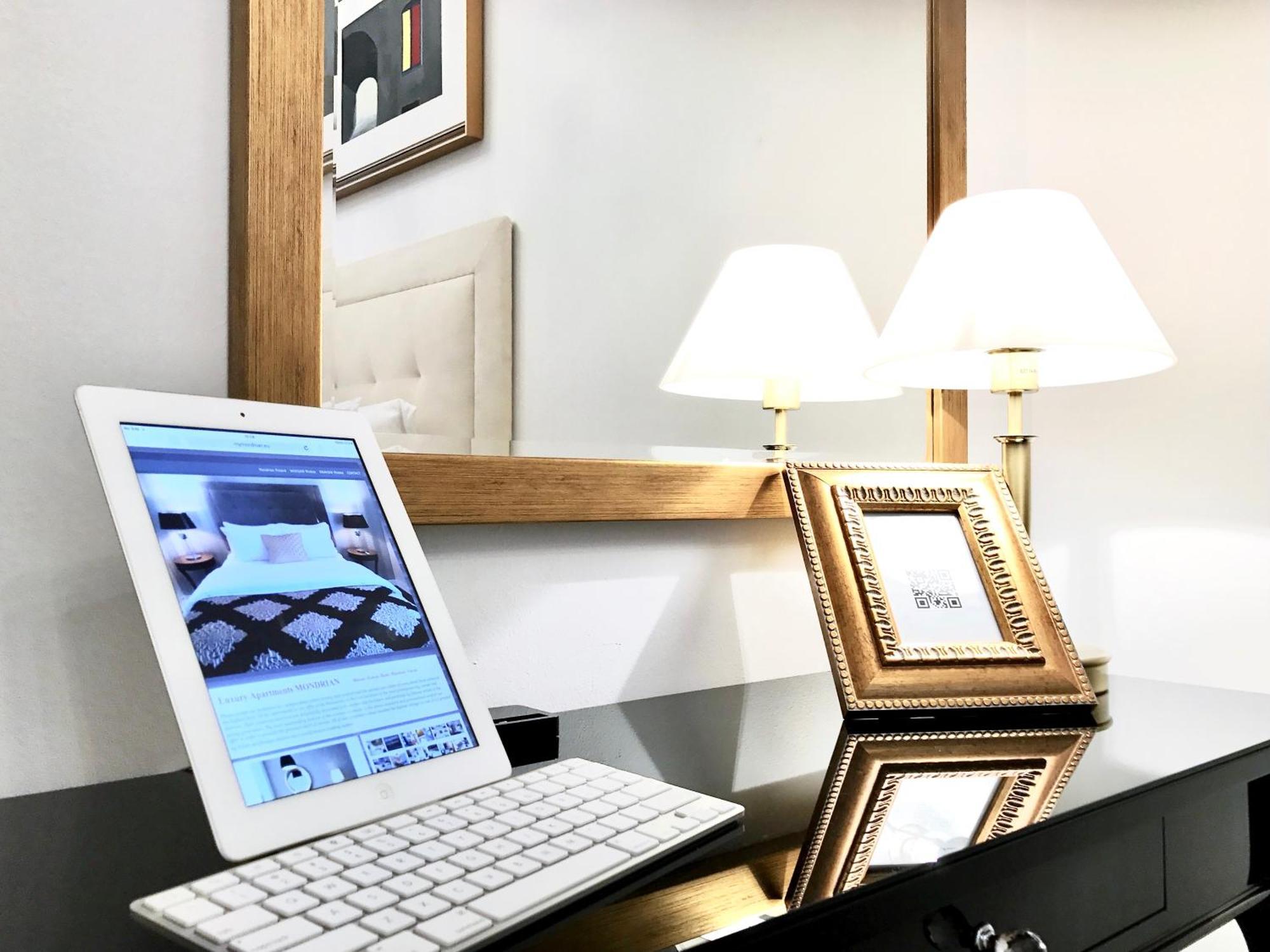 Mondrian Luxury Suites & Apartments Market Square I Варшава Номер фото